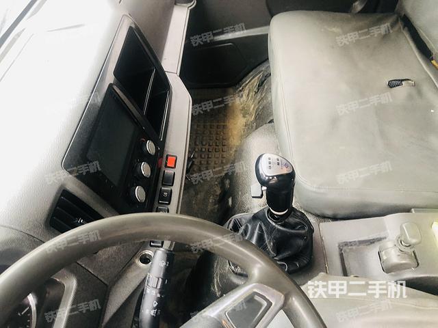 駕駛室操作臺(tái)(設(shè)備外觀及核心部件) 駕駛室操作臺(tái)(設(shè)備外觀及核心部件)