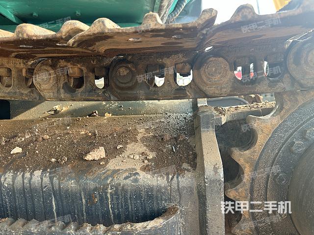 單側(cè)履帶整體(整機(jī)外觀) 單側(cè)履帶整體(整機(jī)外觀)