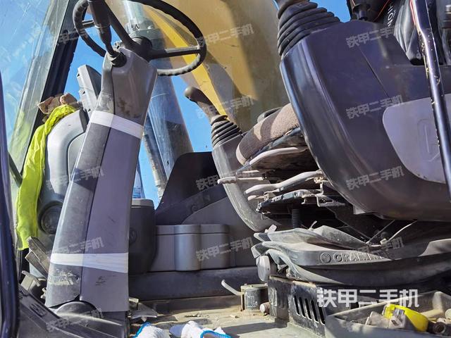 驾驶室整体（整机外观）