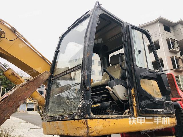 駕駛室整體（整機外觀）