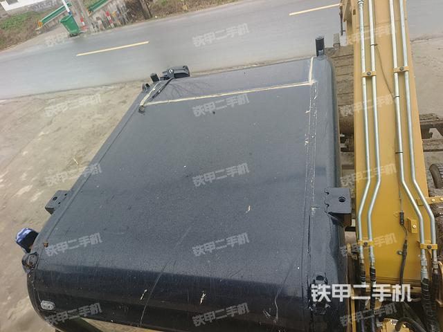 驾驶室顶部（整机外观）