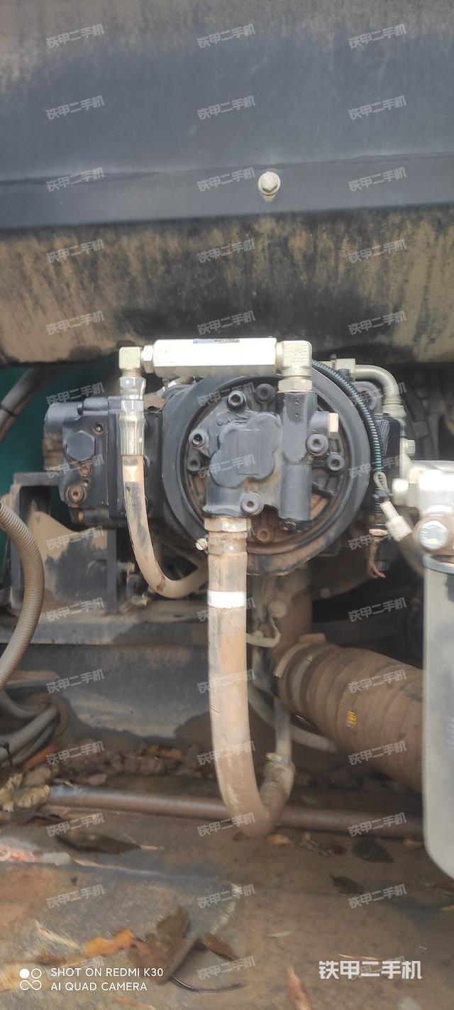 液壓泵艙室正面整體(整機(jī)外觀) 液壓泵艙室正面整體(整機(jī)外觀)