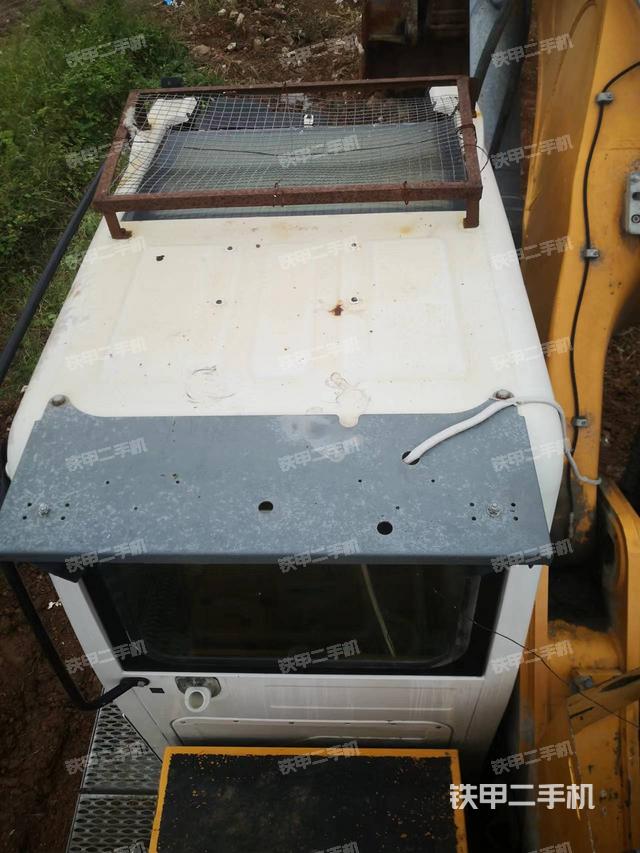 驾驶室顶部（整机外观）