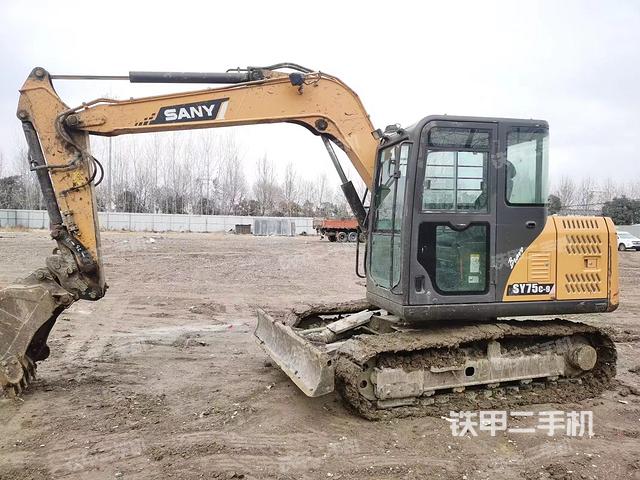 三一重工SY75C挖掘機(jī)