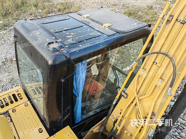 驾驶室顶部（整机外观）