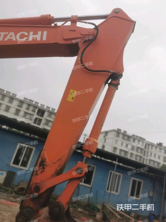 小臂整體左后(工作和回轉(zhuǎn)裝置) 小臂整體左后(工作和回轉(zhuǎn)裝置)