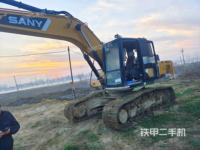 三一重工SY215C挖掘機