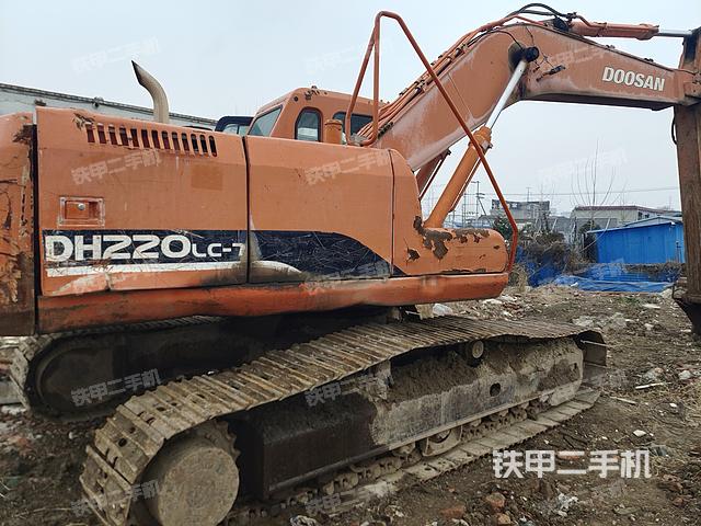整機(jī)右后45°(整機(jī)外觀) 整機(jī)右后45°(整機(jī)外觀)