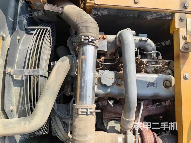 發(fā)動(dòng)機(jī)整體俯視(整機(jī)外觀) 發(fā)動(dòng)機(jī)整體俯視(整機(jī)外觀)