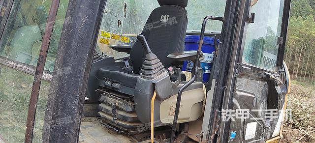 駕駛室整體(整機外觀) 駕駛室整體(整機外觀)