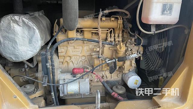 發(fā)動機(jī)整體俯視(整機(jī)外觀) 發(fā)動機(jī)整體俯視(整機(jī)外觀)