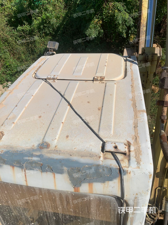 驾驶室顶部（整机外观）