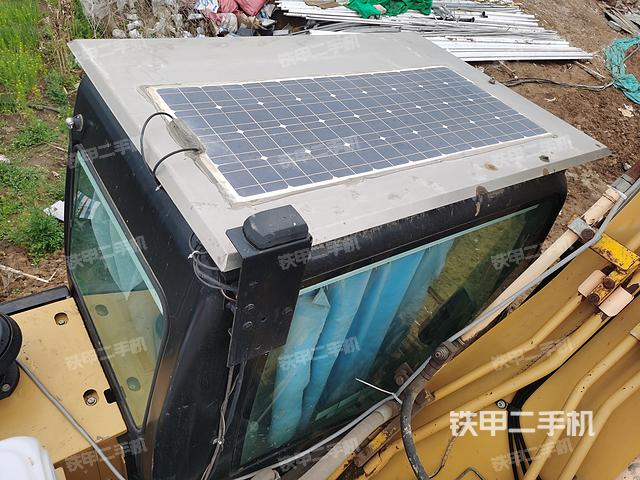 駕駛室頂部(整機外觀) 駕駛室頂部(整機外觀)