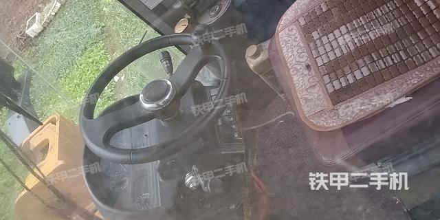 駕駛室工作臺(tái)(整機(jī)外觀及大件) 駕駛室工作臺(tái)(整機(jī)外觀及大件)