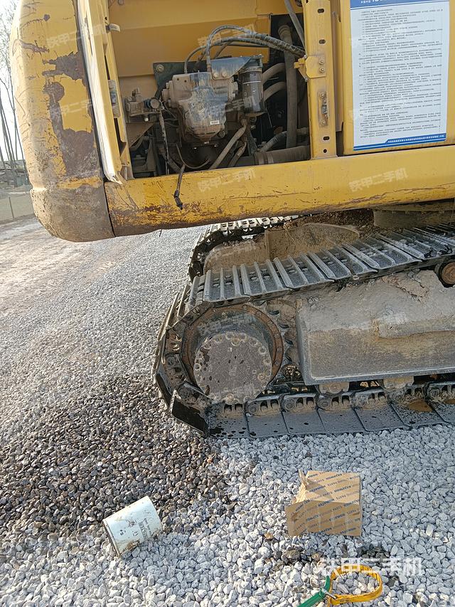 液壓泵艙室正面整體(整機外觀) 液壓泵艙室正面整體(整機外觀)