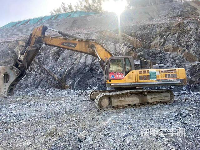 雷沃重工FR480E挖掘機(jī)