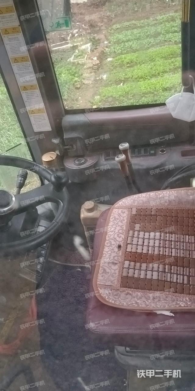 工作裝置整體(整機(jī)外觀及大件) 工作裝置整體(整機(jī)外觀及大件)
