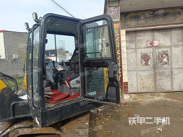 駕駛室整體(整機外觀) 駕駛室整體(整機外觀)