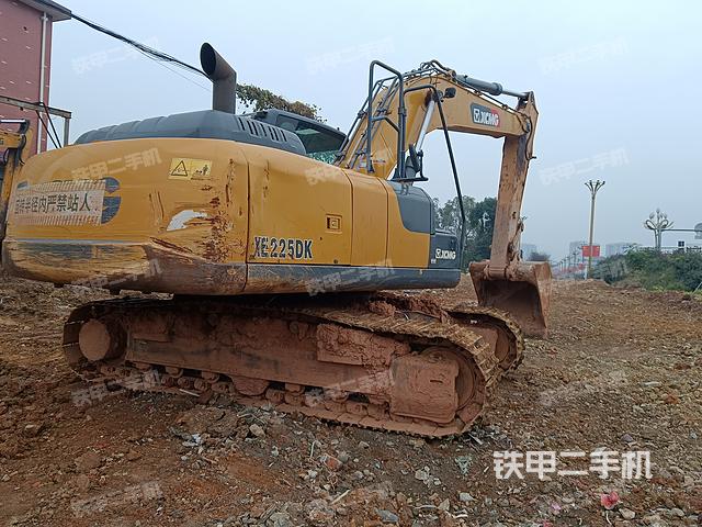 整機(jī)右后45°(整機(jī)外觀) 整機(jī)右后45°(整機(jī)外觀)