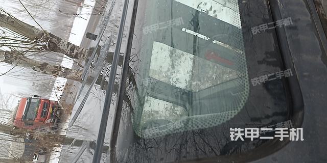 駕駛室頂部(整機外觀) 駕駛室頂部(整機外觀)