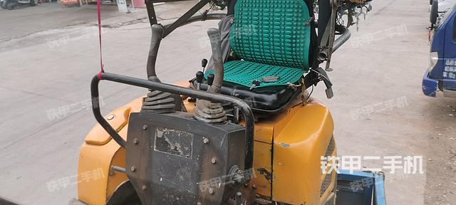 駕駛室整體(整機(jī)外觀) 駕駛室整體(整機(jī)外觀)