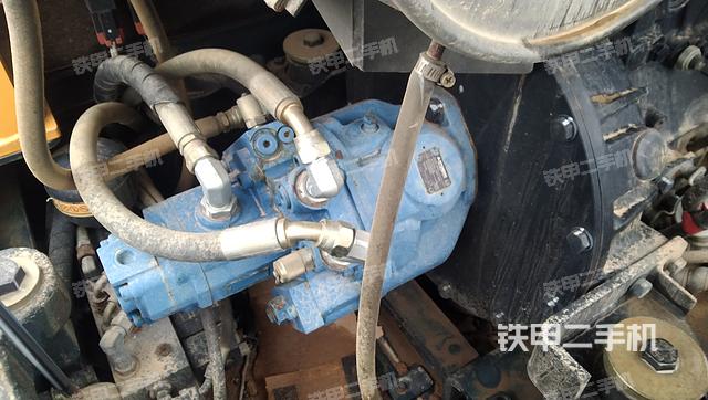 液壓泵艙室正面整體（整機(jī)外觀）