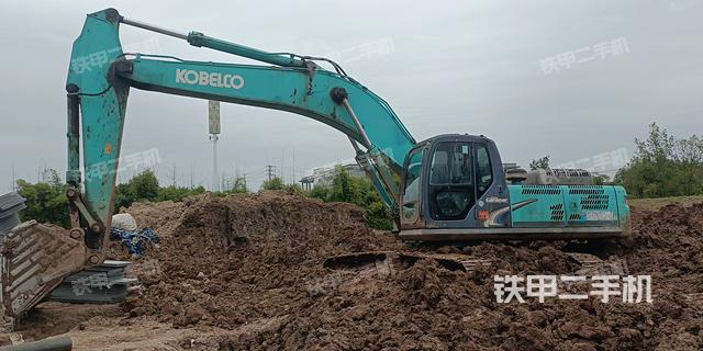 神钢SK350LC8挖掘机