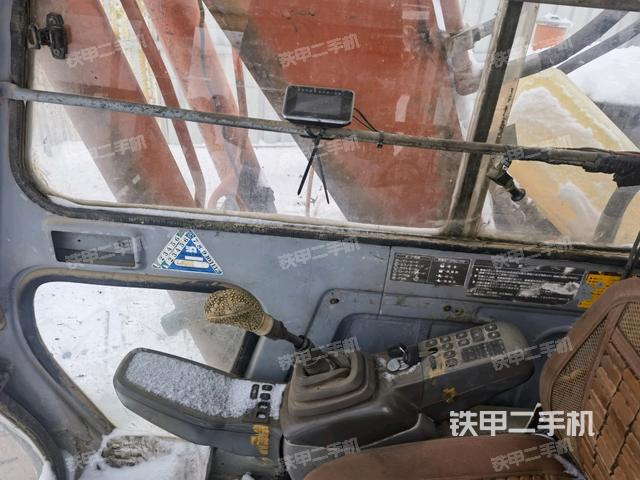 座椅左侧控制台/音响/含左手柄（驾驶室部分）