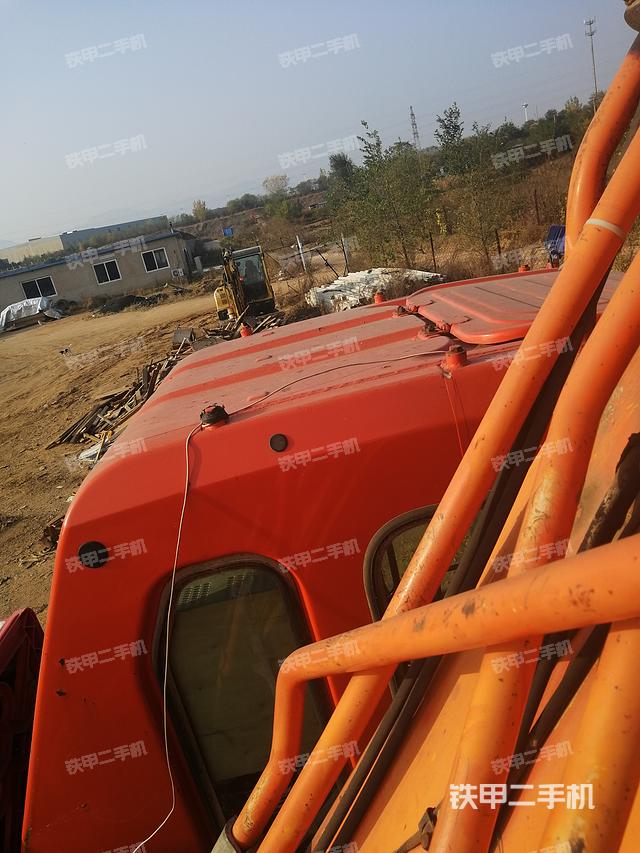 駕駛室頂部（整機(jī)外觀）