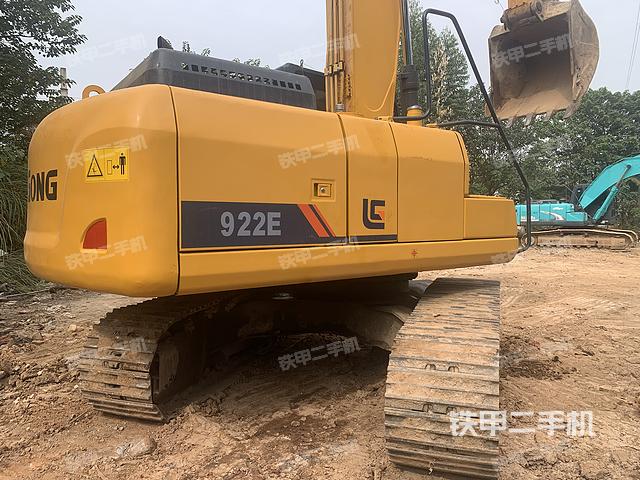 整機(jī)右后45°(整機(jī)外觀) 整機(jī)右后45°(整機(jī)外觀)
