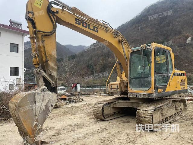 山东临工E6135F挖掘机