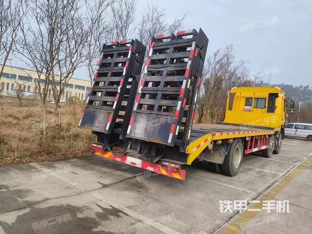 整機(jī)左側(cè)(設(shè)備外觀及核心部件) 整機(jī)左側(cè)(設(shè)備外觀及核心部件)