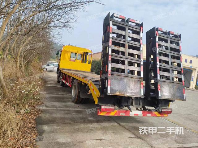 整機(jī)右側(cè)(設(shè)備外觀及核心部件) 整機(jī)右側(cè)(設(shè)備外觀及核心部件)