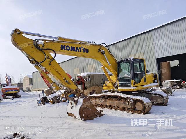 駕駛室整體(整機(jī)外觀) 駕駛室整體(整機(jī)外觀)