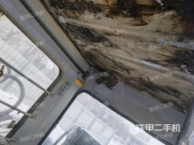 后窗玻璃角标（驾驶室部分）