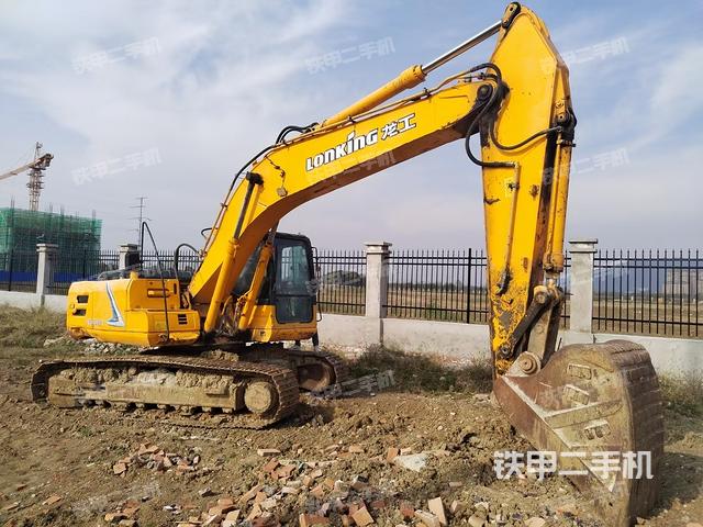 龙工LG6225E挖掘机