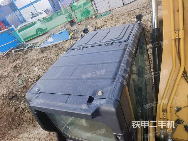 駕駛室頂部(整機外觀) 駕駛室頂部(整機外觀)