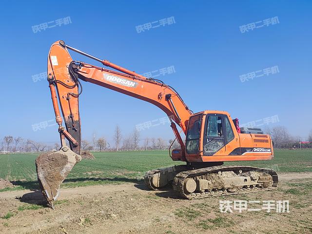 斗山DH220LC-9E挖掘機(jī)