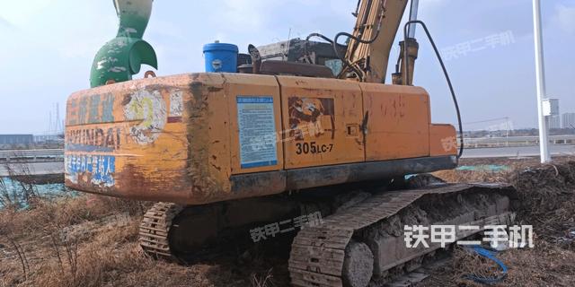 整機(jī)右后45°(整機(jī)外觀) 整機(jī)右后45°(整機(jī)外觀)
