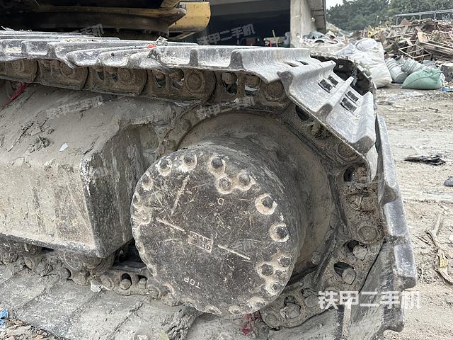 單側(cè)履帶整體(整機(jī)外觀) 單側(cè)履帶整體(整機(jī)外觀)
