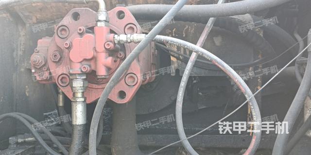 液壓泵艙室正面整體(整機(jī)外觀) 液壓泵艙室正面整體(整機(jī)外觀)