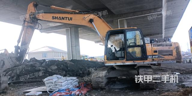 山推SE210W挖掘機(jī)