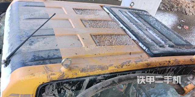 駕駛室頂部(整機外觀) 駕駛室頂部(整機外觀)