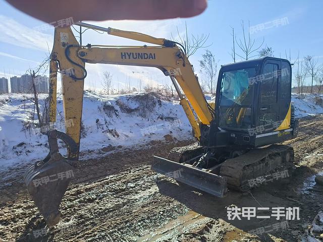 現(xiàn)代R55-7挖掘機(jī)