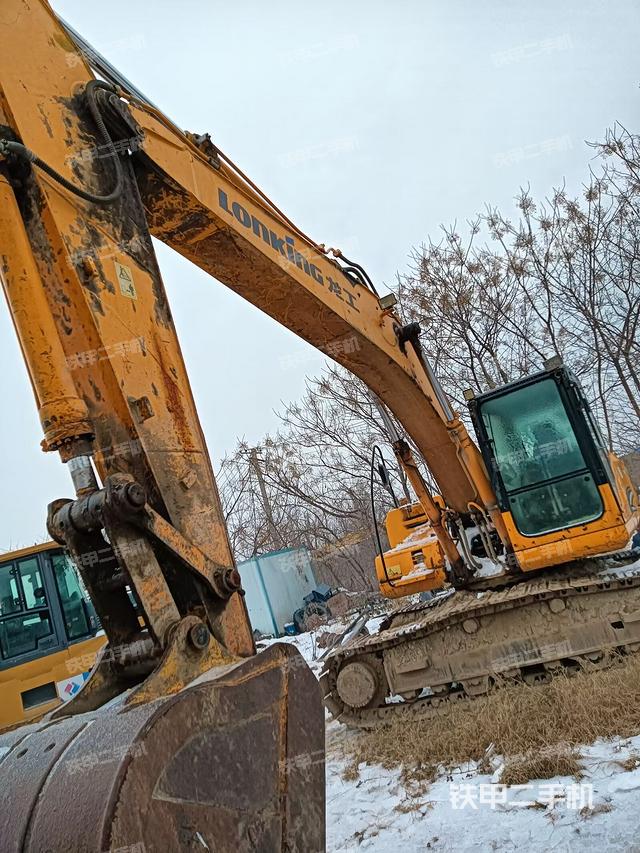 龍工LG6220D挖掘機(jī)