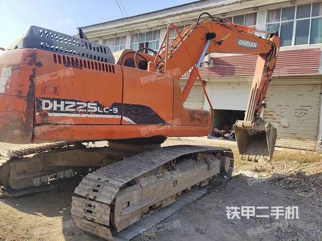 整機右后45°(整機外觀) 整機右后45°(整機外觀)