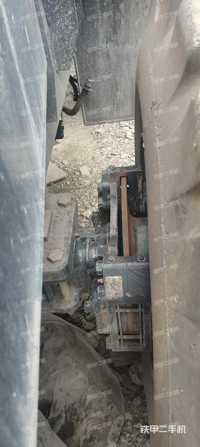 駕駛室操作臺(整機(jī)外觀及大件) 駕駛室操作臺(整機(jī)外觀及大件)
