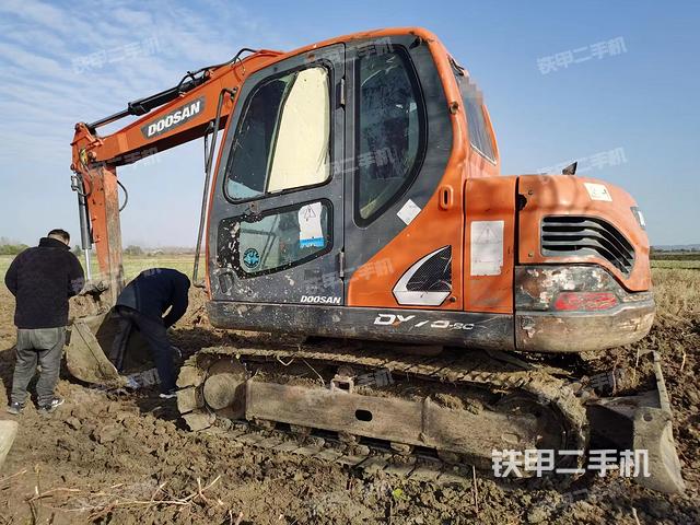 斗山DX75-9C挖掘机