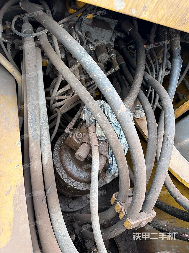 回轉(zhuǎn)馬達和主控閥（整機外觀）