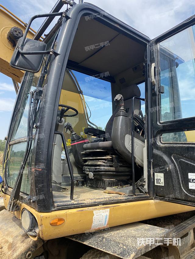 駕駛室整體（整機外觀）